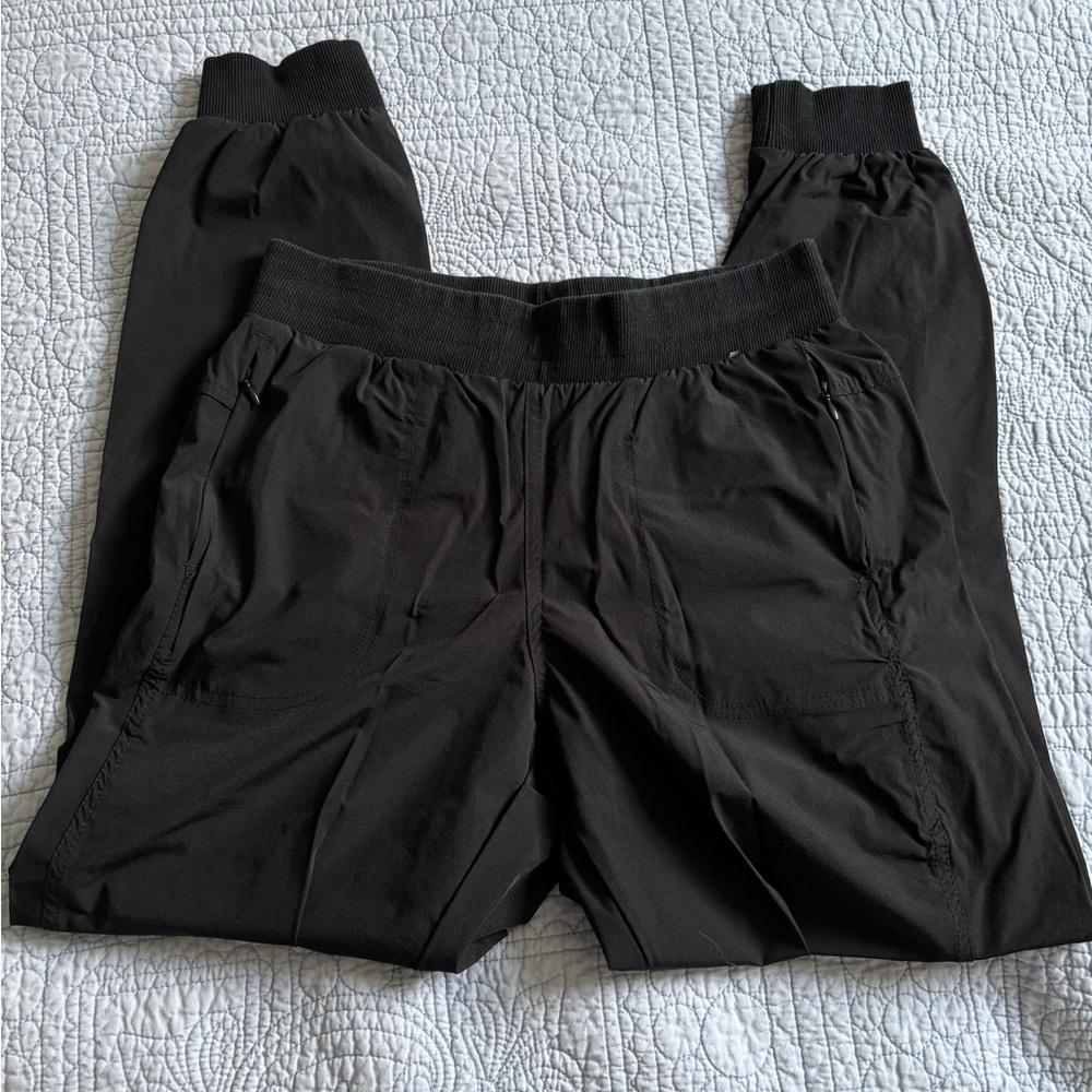 DONATED 2/28/26 ** Avalanche Joggers